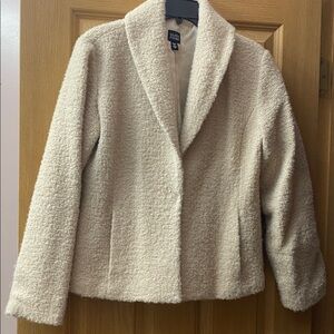 Elegant Eileen Fisher boucle jacket
